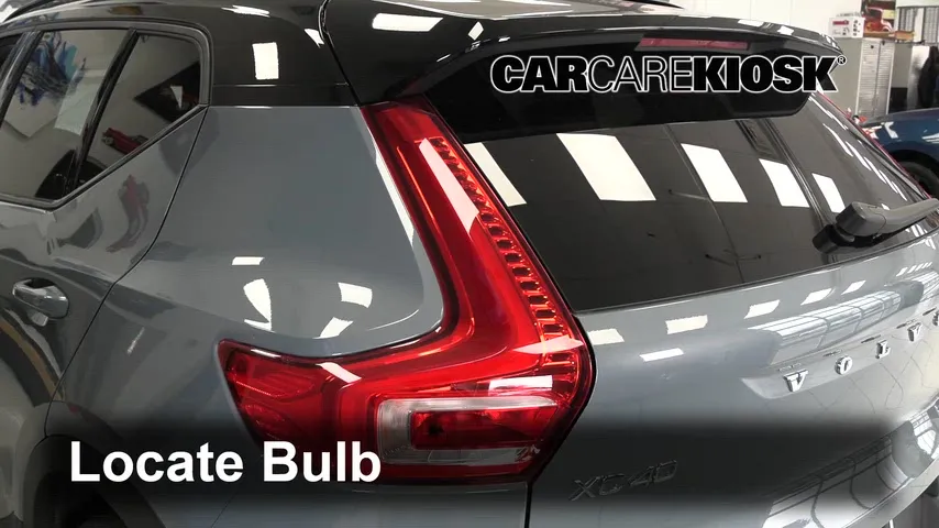 2021 Volvo XC40 T5 R-Design 2.0L 4 Cyl. Turbo Éclairage Feu clignotant arrière (remplacer l'ampoule)